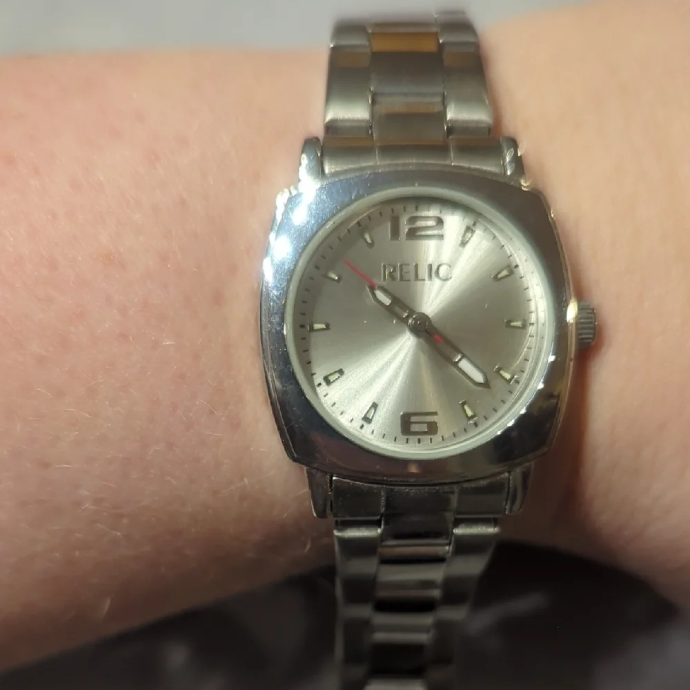 Watch Relic Silver Tone Link Bracelet Style